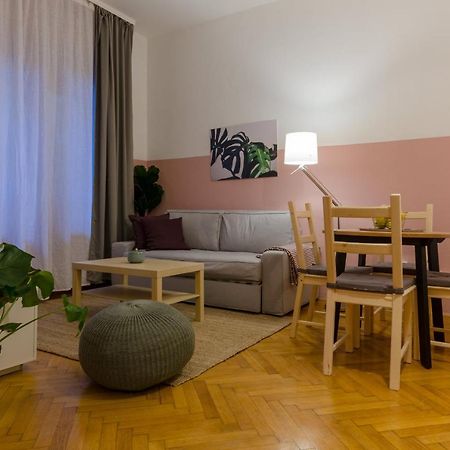 Appartamento Studio Next To Kiraly Street Kd11 Budapest Esterno foto