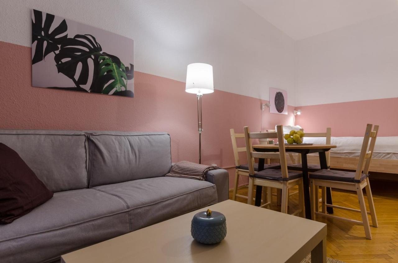 Appartamento Studio Next To Kiraly Street Kd11 Budapest Esterno foto